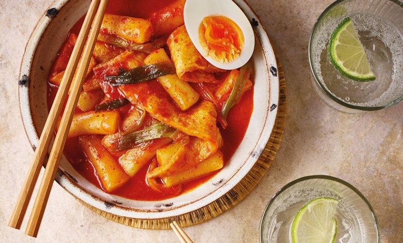 Tteokbokki 떡볶이 Recipe: Spicy Korean Rice Cake Sticks